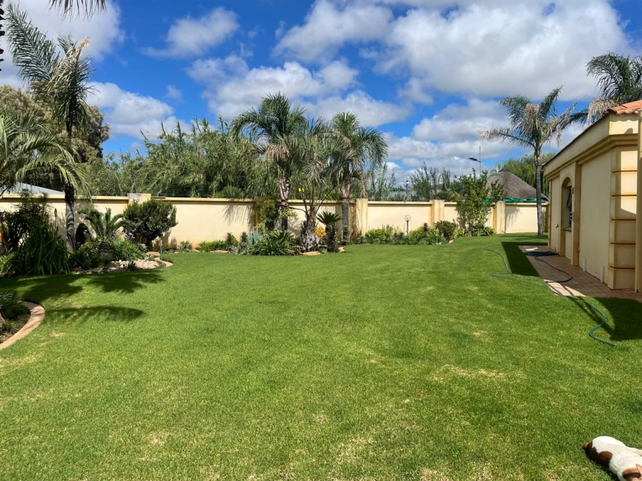 5 Bedroom Property for Sale in Christiana North West